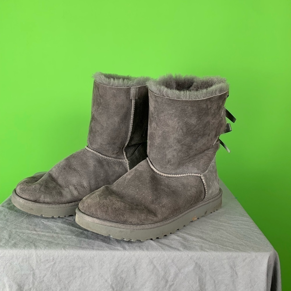 Ugg - image 1